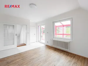 Prodej komerční nemovitosti, Měchenice, Hlavní, 330 m2