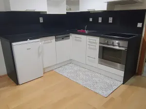 Pronájem bytu 1+kk, Praha - Košíře, Pod Kavalírkou, 32 m2
