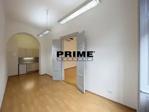 Pronájem kanceláře, Praha - Smíchov, Štefánikova, 70 m2