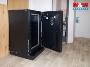 Pronájem obchodního prostoru, Teplice - Trnovany, Masarykova třída, 40 m2