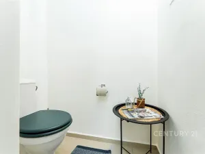 Pronájem bytu 2+kk, Praha, Biskupcova, 48 m2