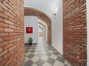 Pronájem bytu 2+kk, Hradec Králové, Dlouhá, 38 m2
