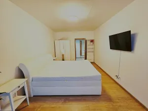 Pronájem bytu 2+kk, Jesenice, Nákupní, 65 m2