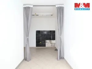 Pronájem obchodního prostoru, Chlumec nad Cidlinou - Chlumec nad Cidlinou IV, Kozelkova, 24 m2