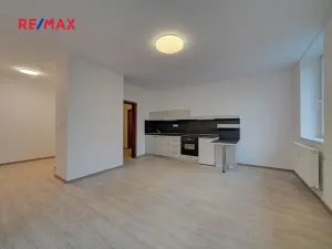 Pronájem bytu 1+kk, Poděbrady, Lidická, 37 m2