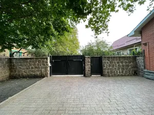 Prodej vícegeneračního domu, Kropyvnyckyj, Ukrajina, 600 m2