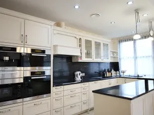 Prodej bytu 4+1, Karlovy Vary, Tylova, 182 m2