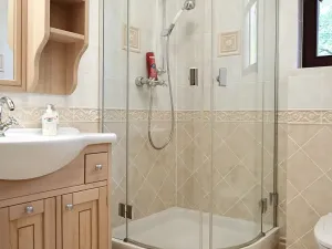 Prodej bytu 4+1, Karlovy Vary, Tylova, 182 m2