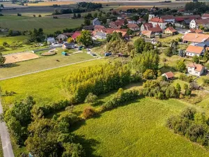 Prodej pozemku pro bydlení, Uhersko, 3765 m2