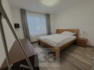 Pronájem bytu 2+1, České Budějovice, Heydukova, 70 m2