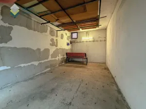 Pronájem garáže, Praha - Libeň, 18 m2