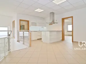Pronájem kanceláře, Moravany, Modřická, 167 m2