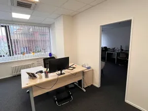 Pronájem kanceláře, Praha - Holešovice, Dělnická, 1251 m2