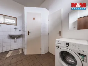 Pronájem obchodního prostoru, Praha - Horní Počernice, Tlustého, 223 m2