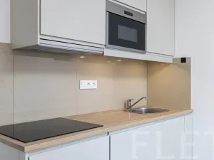 Pronájem bytu 1+kk, Praha - Smíchov, Pod Barvířkou, 36 m2