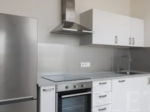 Pronájem bytu 1+kk, Praha - Vysočany, Strnadových, 33 m2