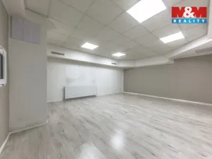 Pronájem obchodního prostoru, Liberec - Liberec IV-Perštýn, nám. Dr. E. Beneše, 100 m2