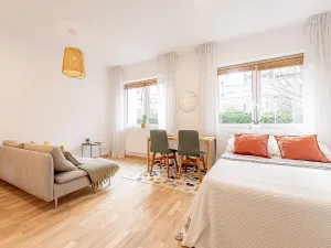 Pronájem bytu 1+kk, Praha - Hlubočepy, Chlupáčova, 29 m2