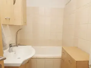 Prodej bytu 3+1, Karlovy Vary, I. P. Pavlova, 83 m2