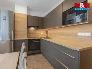 Prodej bytu 4+1, Klatovy - Klatovy III, Pod Hůrkou, 81 m2