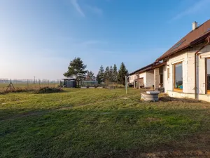 Prodej rodinného domu, Běrunice, Spojovací, 140 m2