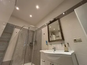 Prodej bytu 2+kk, Karlovy Vary, Vřídelní, 58 m2