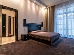 Prodej bytu 2+kk, Karlovy Vary, Divadelní náměstí, 65 m2