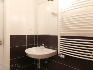 Pronájem bytu 1+kk, Praha - Vysočany, Pod Harfou, 40 m2