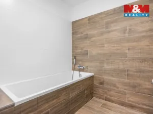 Pronájem bytu 3+kk, Bělá pod Bezdězem, Masarykovo náměstí, 100 m2