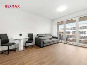 Pronájem bytu 1+kk, Praha - Hloubětín, Poděbradská, 33 m2