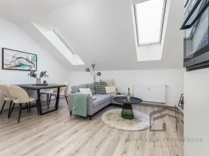 Prodej bytu 2+kk, Praha - Libeň, Pod Labuťkou, 40 m2