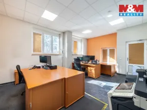 Pronájem kanceláře, Plzeň, Božkovské náměstí, 1021 m2