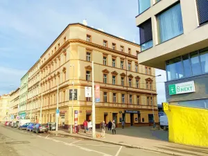 Pronájem bytu 1+1, Praha - Smíchov, Rozkošného, 40 m2