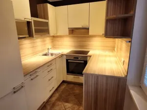 Prodej bytu 1+kk, Davle, Sídliště, 41 m2