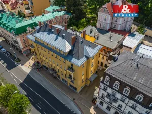 Pronájem obchodního prostoru, Mariánské Lázně, Hlavní třída, 76 m2