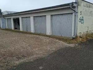 Pronájem garáže, Hradec Králové, U Mostku, 19 m2