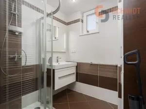 Prodej rodinného domu, Hustopeče, U Větrolamu, 300 m2