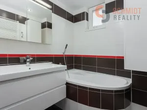 Prodej rodinného domu, Hustopeče, U Větrolamu, 300 m2