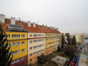 Pronájem atypického bytu, Praha - Nusle, Družnosti, 42 m2