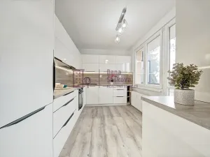 Pronájem bytu 2+1, Jindřichův Hradec, sídliště U Nádraží, 50 m2