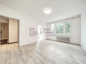 Pronájem bytu 2+1, Jindřichův Hradec, sídliště U Nádraží, 50 m2