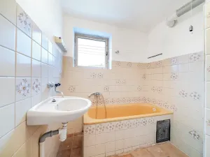 Prodej rodinného domu, Běštín, 193 m2