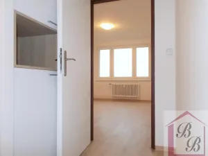 Prodej bytu 1+kk, Praha - Háje, Hlavatého, 27 m2