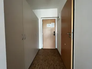 Pronájem bytu 2+kk, Praha - Smíchov, Křížová, 35 m2