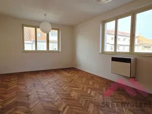 Pronájem bytu 2+1, Praha - Žižkov, Ambrožova, 82 m2