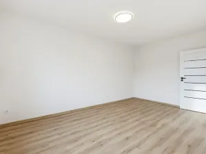 Pronájem bytu 2+kk, Karlovy Vary, Šmeralova, 50 m2