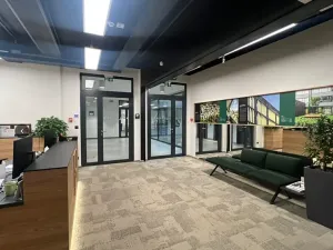 Pronájem kanceláře, Praha - Holešovice, Dělnická, 840 m2