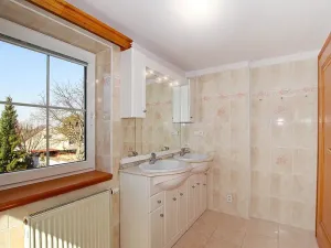Pronájem rodinného domu, Roztoky, U háje, 230 m2