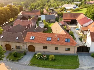 Prodej vícegeneračního domu, Hředle, 398 m2