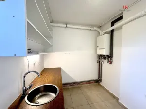 Pronájem obchodního prostoru, Benešov, Hráského, 80 m2
